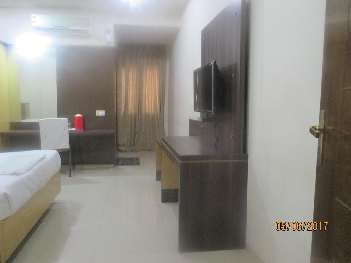 A.R Grand Hotel Visakhapatnam Exterior photo